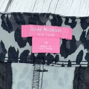 NWT Isaac Mizrahi Women's Stretch 5 Inch Tailored Trouser Shorts Size 16